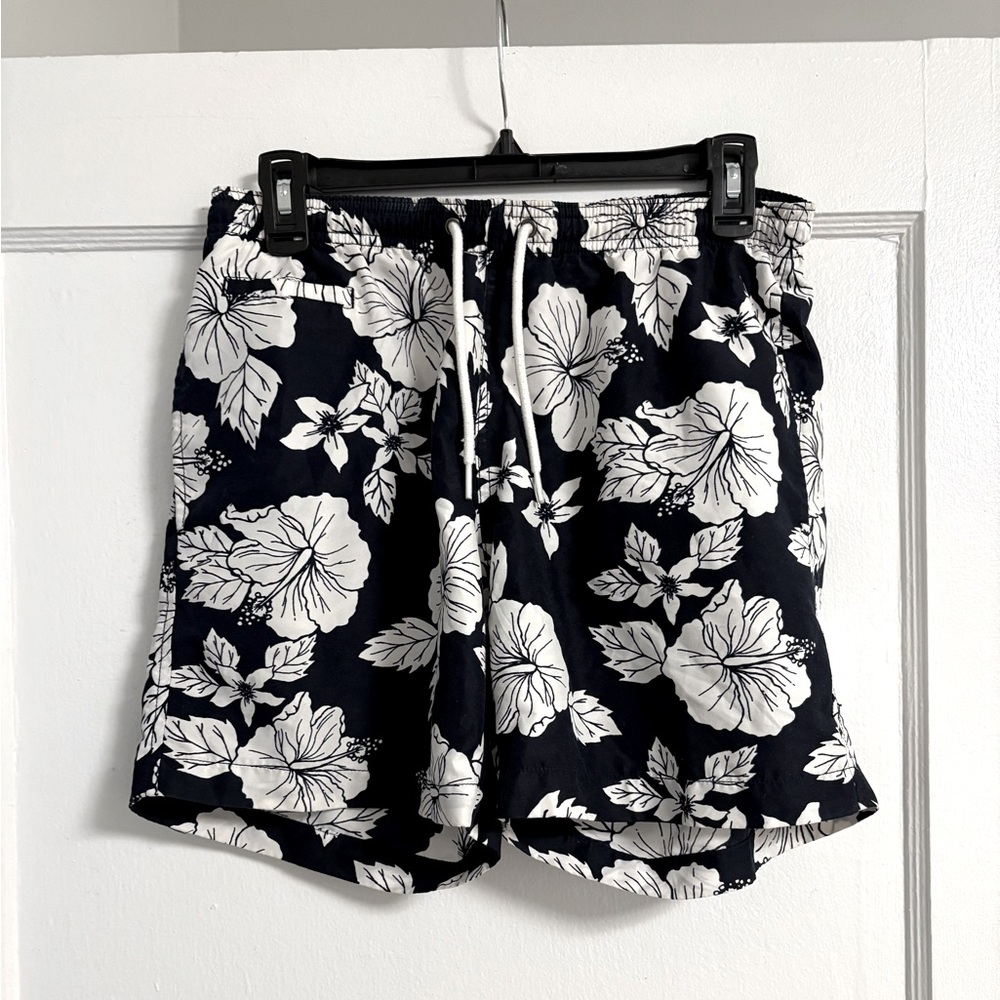 Trunks Surf & Swim trunks men’s size small navy blue white hibiscus floral print